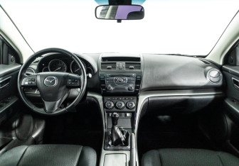 Подержанный автомобиль Mazda 6 Sedan 2010 года (13 фото)