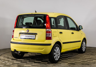 Подержанный автомобиль Fiat Panda Hatchback 2008 года (5 фото)