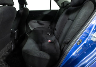 Подержанный автомобиль Toyota Yaris Sedan 2008 года (10 фото)