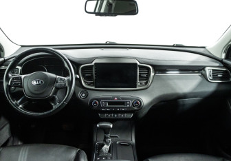 Подержанный автомобиль Kia Sorento 2019 года (13 фото)