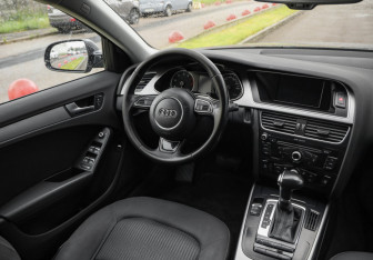 Подержанный автомобиль Audi A4 Sedan 2013 года (10 фото)