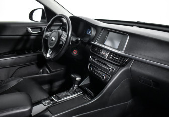 Подержанный автомобиль Kia Optima Sedan 2017 года (13 фото)