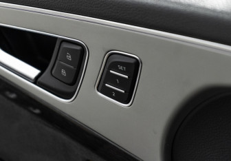 Подержанный автомобиль Audi Q7 2016 года (17 фото)