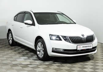 Подержанный автомобиль Skoda Octavia Liftback 2018 года (3 фото)
