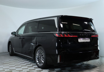 Подержанный автомобиль Voyah Dream 2025 года (8 фото)