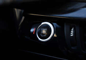 Подержанный автомобиль BMW X5 2014 года (17 фото)