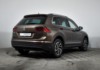 Подержанный автомобиль Volkswagen Tiguan 2018 года (5 фото)