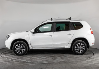 Подержанный автомобиль Nissan Terrano 2014 года (8 фото)