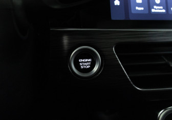 Подержанный автомобиль Geely Tugella 2023 года (23 фото)