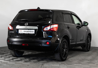 Подержанный автомобиль Nissan Qashqai 2012 года (5 фото)