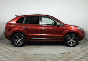 Подержанный автомобиль Renault Koleos 2014 года (4 фото)