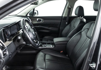 Подержанный автомобиль Kia Sorento 2021 года (16 фото)