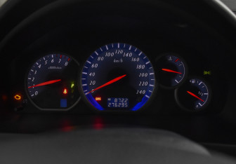 Подержанный автомобиль Mitsubishi Grandis 2008 года (19 фото)