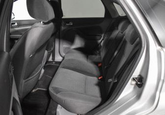 Подержанный автомобиль Ford Focus Sedan 2008 года (11 фото)