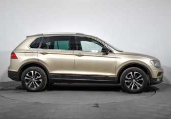 Подержанный автомобиль Volkswagen Tiguan 2020 года (4 фото)