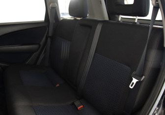 Подержанный автомобиль Mitsubishi Airtrek 2004 года (16 фото)