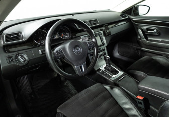 Подержанный автомобиль Volkswagen Passat CC 2012 года (11 фото)