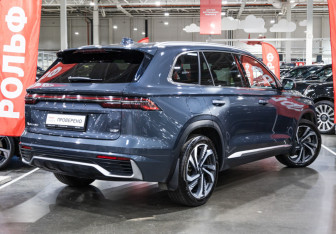 Подержанный автомобиль Geely Monjaro 2023 года (7 фото)
