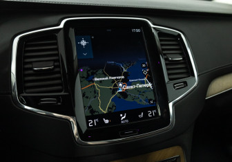 Подержанный автомобиль Volvo XC90 2019 года (18 фото)
