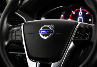 Подержанный автомобиль Volvo XC60 2017 года (11 фото)