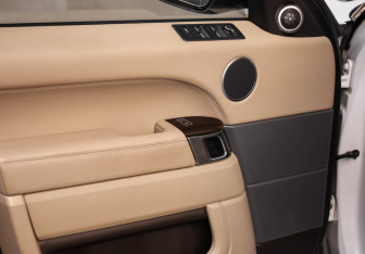 Подержанный автомобиль Land Rover Range Rover Sport 2017 года (27 фото)