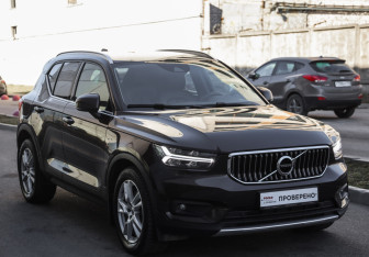Подержанный автомобиль Volvo XC40 2019 года (5 фото)
