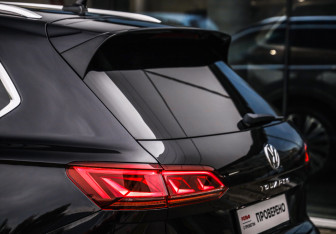 Подержанный автомобиль Volkswagen Touareg 2019 года (11 фото)