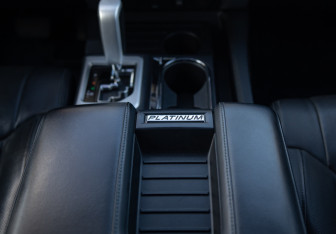 Подержанный автомобиль Toyota Tundra 2013 года (21 фото)