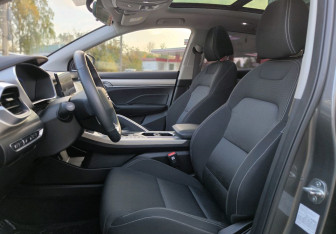 Подержанный автомобиль Geely Coolray 2023 года (13 фото)