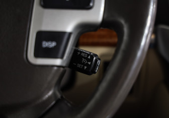 Подержанный автомобиль Toyota Land Cruiser Suv 2013 года (21 фото)