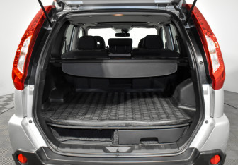 Подержанный автомобиль Nissan X-Trail 2012 года (20 фото)