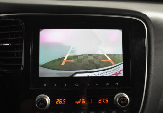 Подержанный автомобиль Mitsubishi Outlander 2022 года (15 фото)