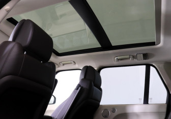 Подержанный автомобиль Land Rover Range Rover 2016 года (25 фото)