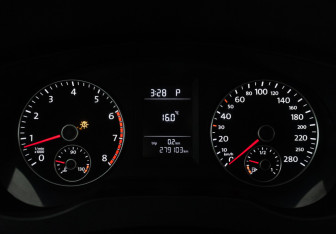 Подержанный автомобиль Volkswagen Jetta Sedan 2014 года (12 фото)