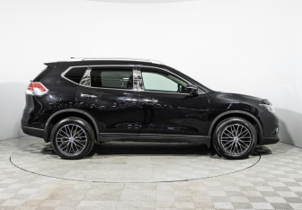 Подержанный автомобиль Nissan X-Trail 2017 года (4 фото)