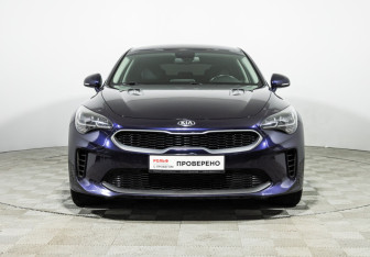 Подержанный автомобиль Kia Stinger 2019 года (2 фото)