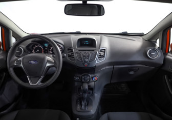 Подержанный автомобиль Ford Fiesta Hatchback 2016 года (9 фото)
