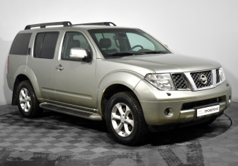 Подержанный автомобиль Nissan Pathfinder 2008 года (3 фото)