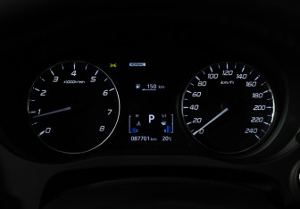 Подержанный автомобиль Mitsubishi Outlander 2020 года (12 фото)