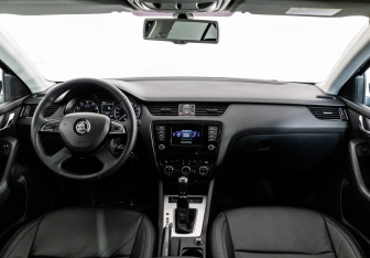 Подержанный автомобиль Skoda Octavia Liftback 2014 года (10 фото)
