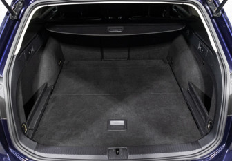 Подержанный автомобиль Volkswagen Passat Wagon 2017 года (22 фото)