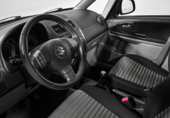Подержанный автомобиль Suzuki SX4 Hatchback 2012 года (9 фото)