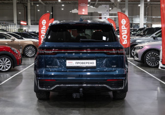 Подержанный автомобиль Geely Monjaro 2024 года (8 фото)