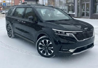 Подержанный автомобиль Kia Carnival 2022 года (2 фото)