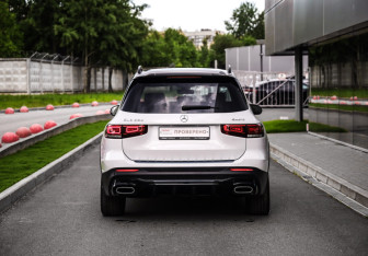 Подержанный автомобиль Mercedes-Benz GLB 2020 года (7 фото)