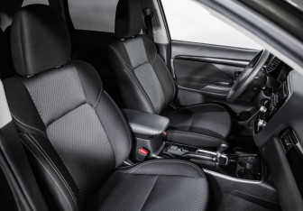 Подержанный автомобиль Mitsubishi Outlander 2020 года (21 фото)