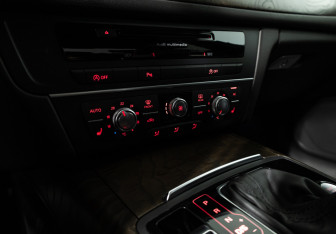 Подержанный автомобиль Audi A6 Sedan 2013 года (20 фото)