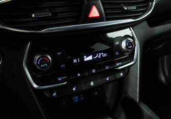 Подержанный автомобиль Hyundai Santa Fe 2018 года (16 фото)