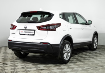 Подержанный автомобиль Nissan Qashqai 2021 года (5 фото)