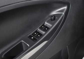 Подержанный автомобиль Geely Emgrand X7 2015 года (10 фото)